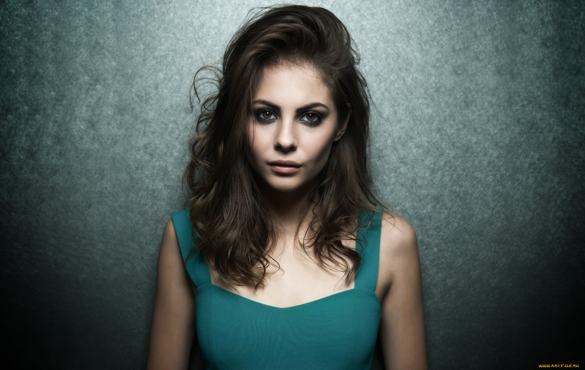 Willa Holland, 